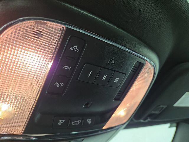 Used 2020 Jeep Grand Cherokee Limited image 27