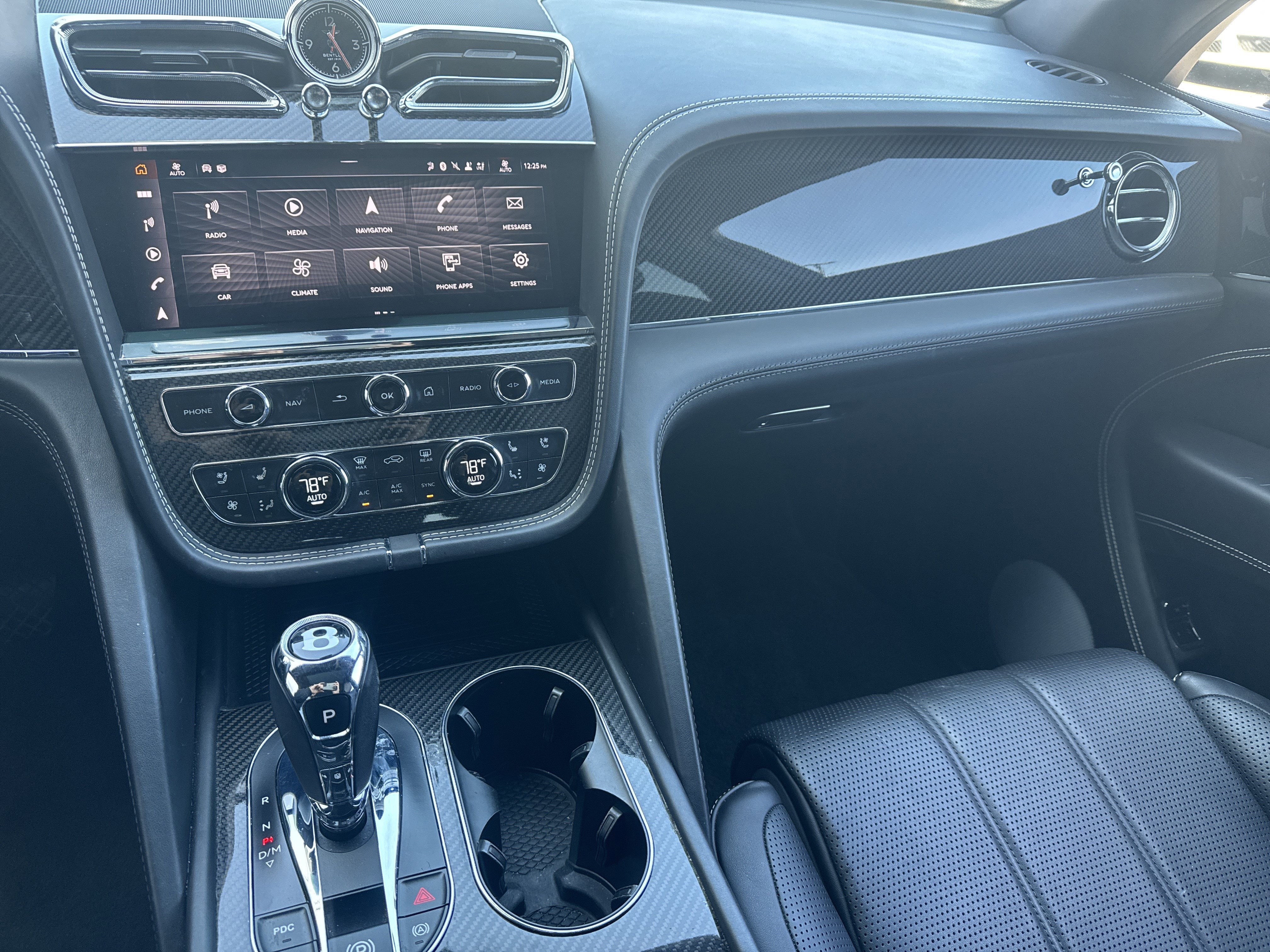 Used 2021 Bentley Bentayga image 25