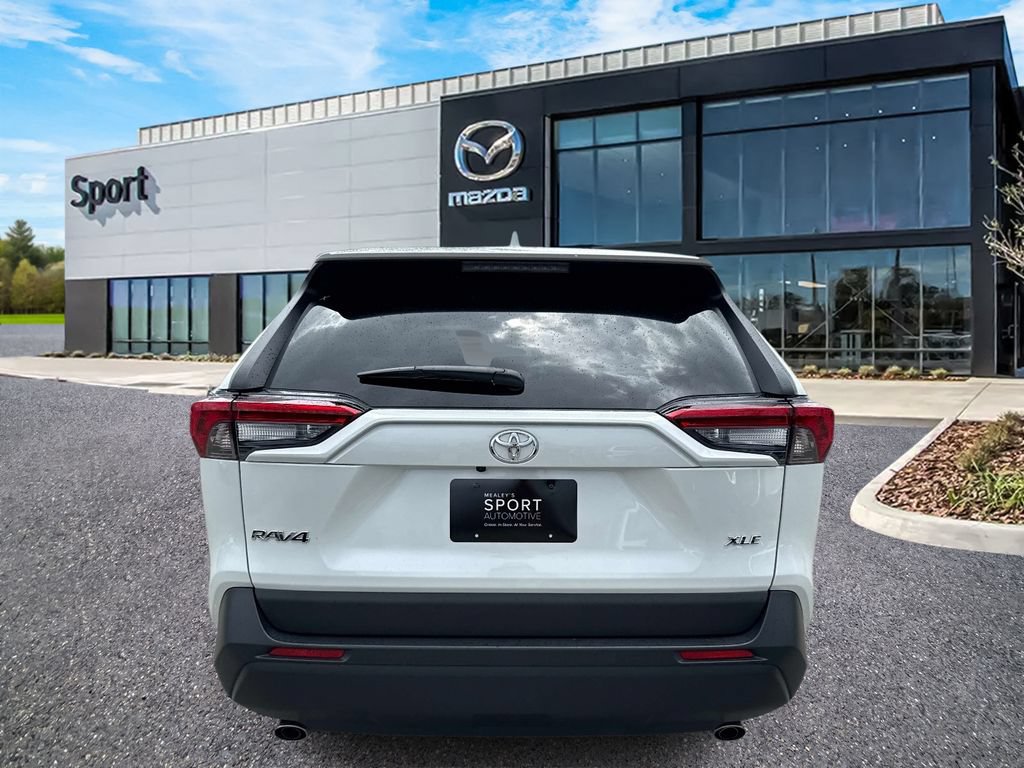 Used 2025 Toyota RAV4 XLE Premium FWD image 5