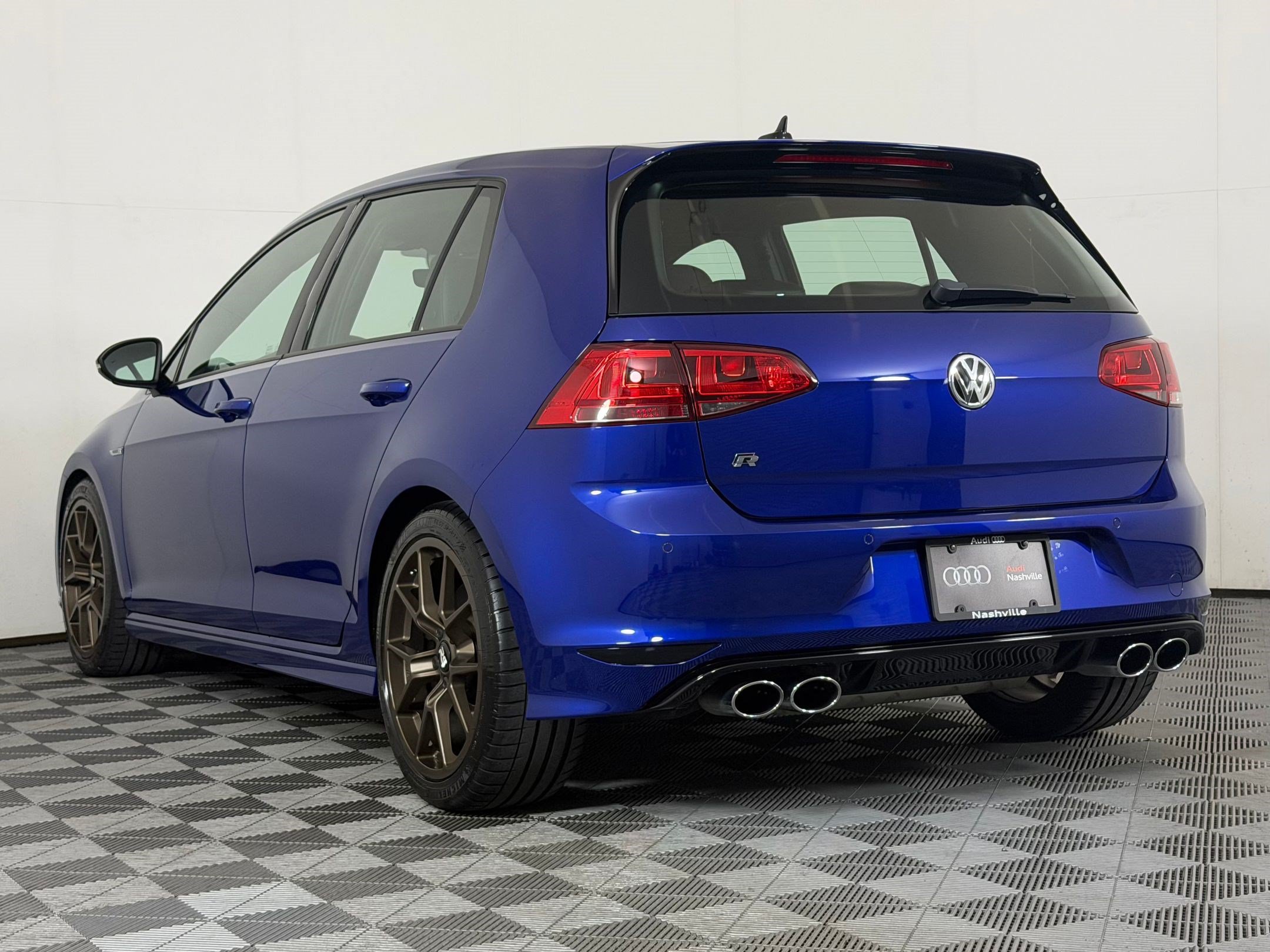 Used 2017 Volkswagen Golf R 4-Door AWD/4WD image 3