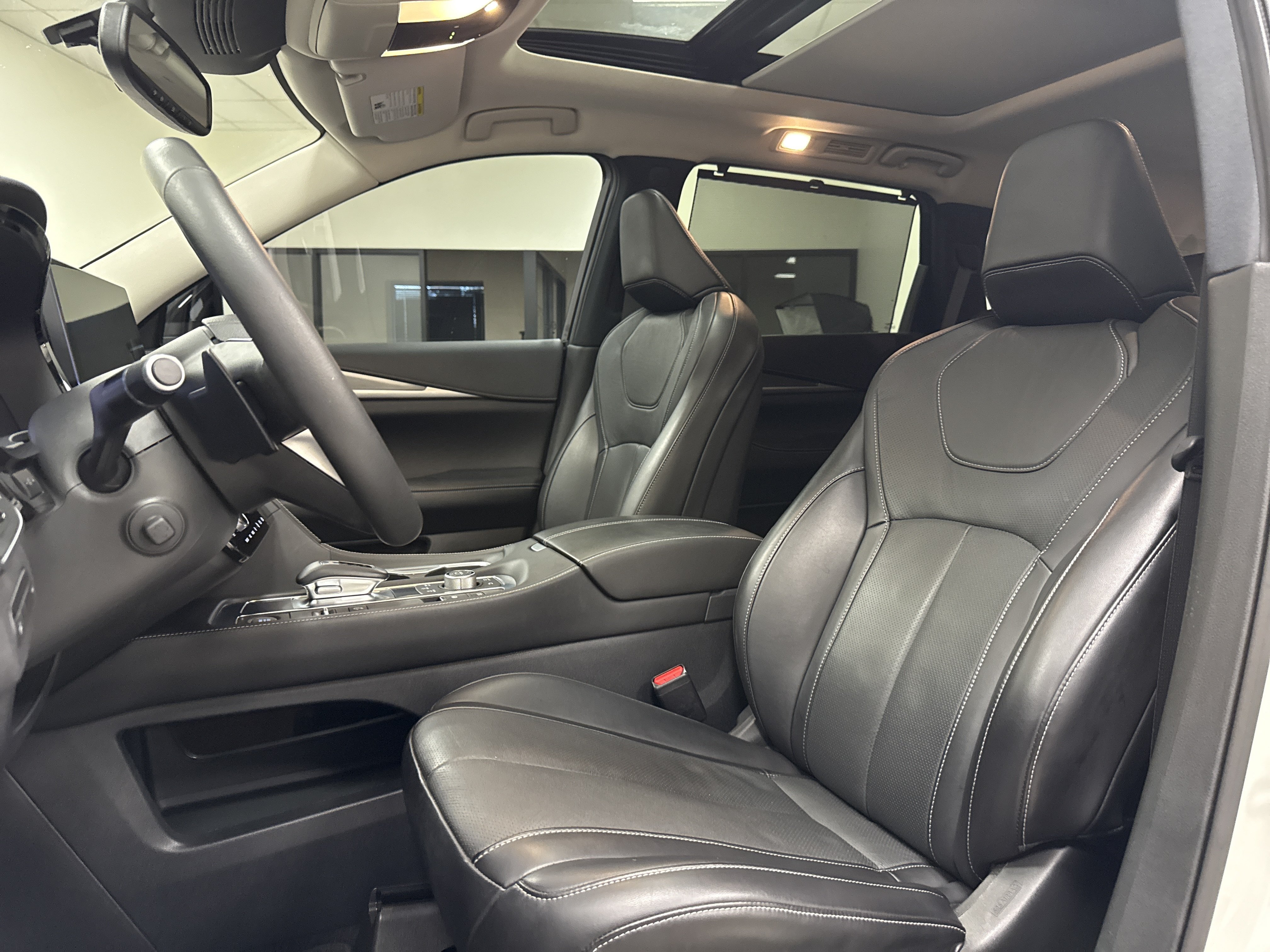 Used 2022 INFINITI QX60 Luxe w/ Cargo Package FWD image 13