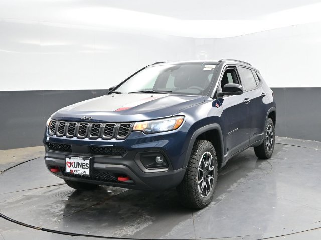 New 2026 Jeep Compass Trailhawk w/ Trailer Tow Group AWD/4WD image 5