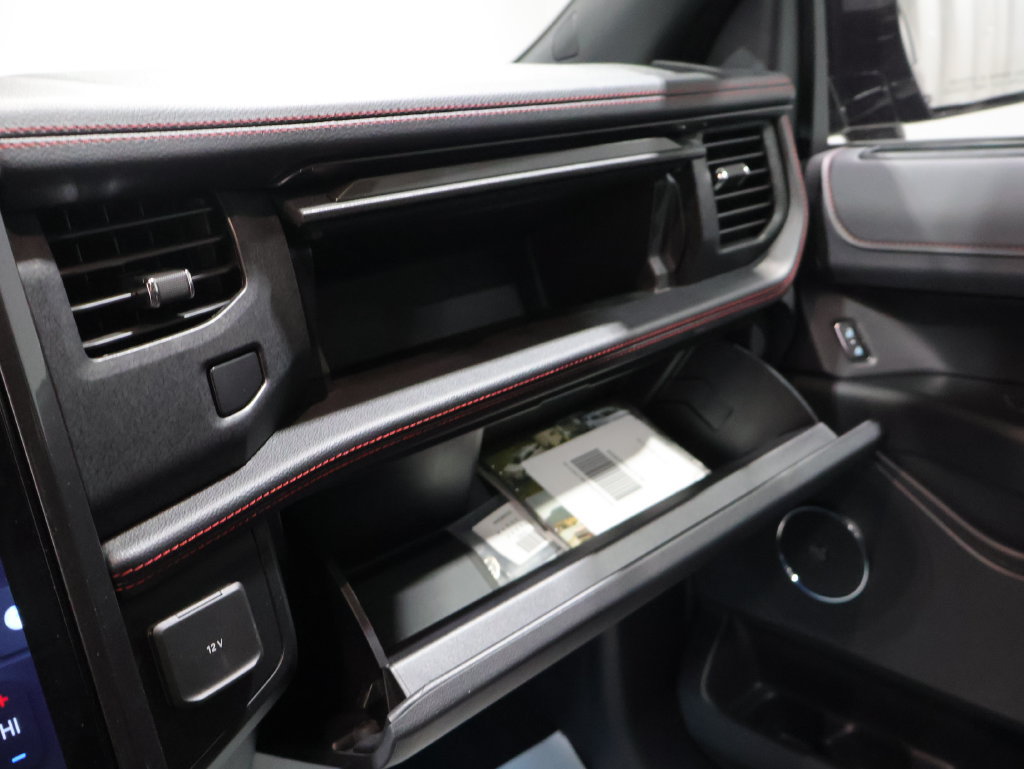 Used 2024 Ford Expedition Max Limited AWD/4WD image 30
