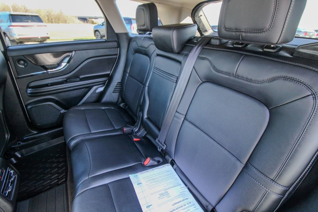 Used 2025 Lincoln Corsair Reserve w/ Equipment Group 202A AWD/4WD image 9