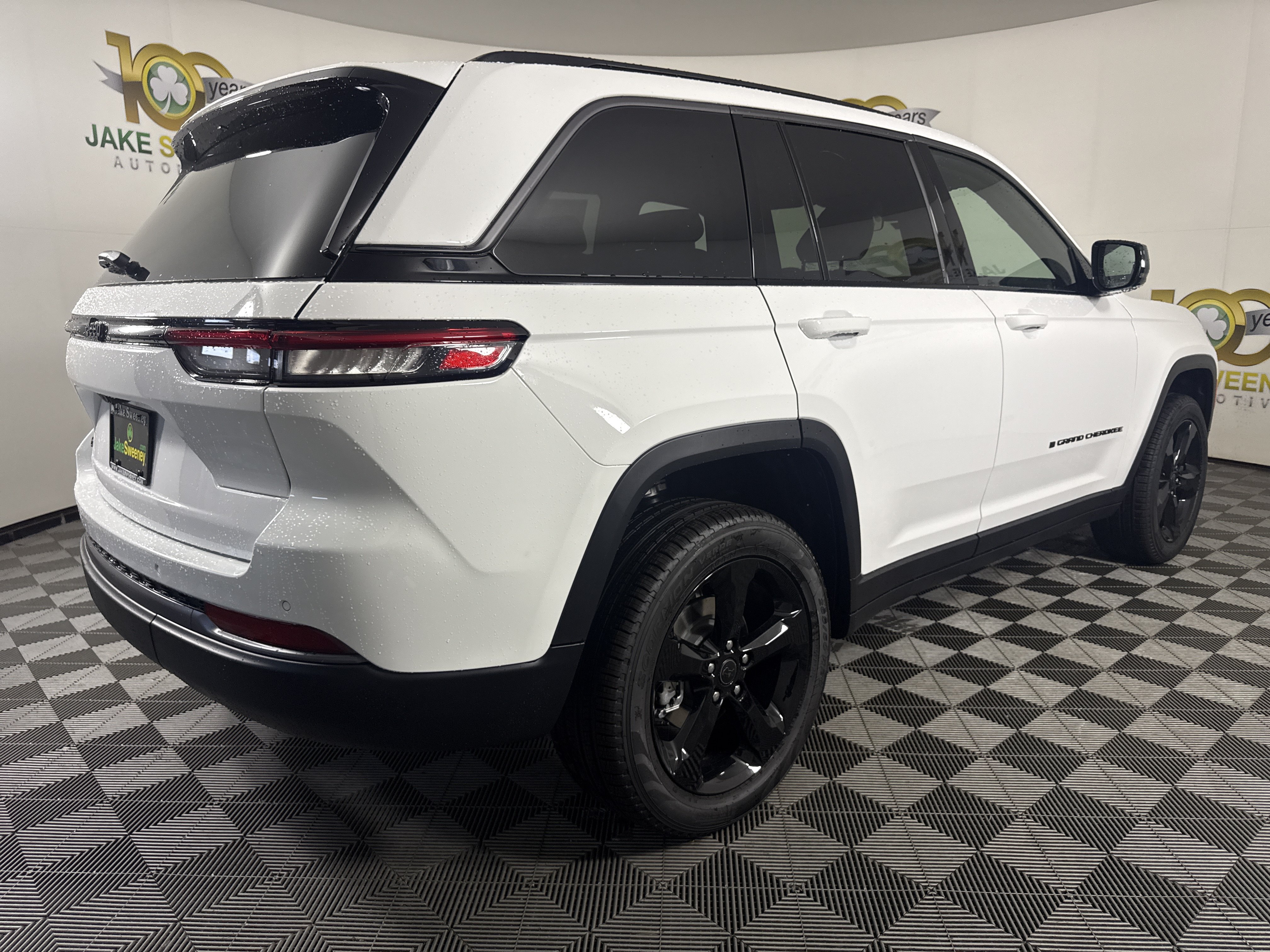 New 2027 Jeep Grand Cherokee Limited AWD/4WD image 10