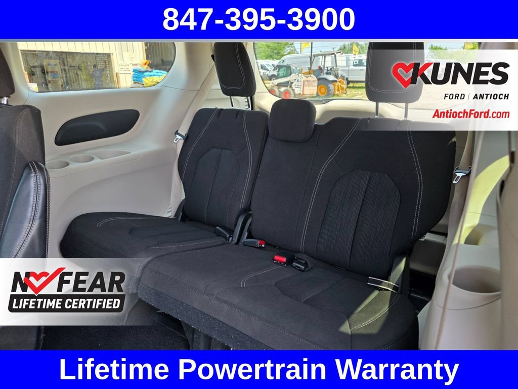Used 2023 Chrysler Voyager LX FWD image 29