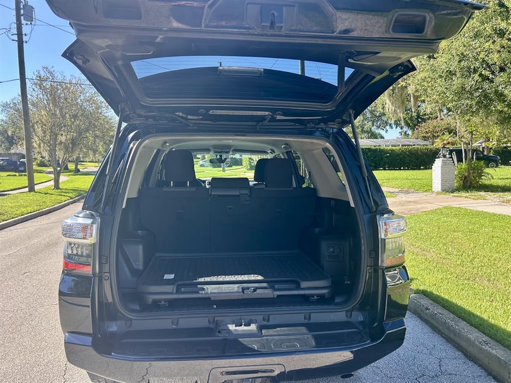 Used 2017 Toyota 4Runner SR5 RWD image 22