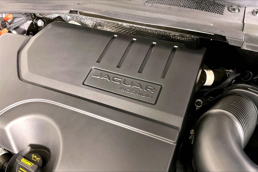 Used 2024 Jaguar E-PACE R-Dynamic SE image 32