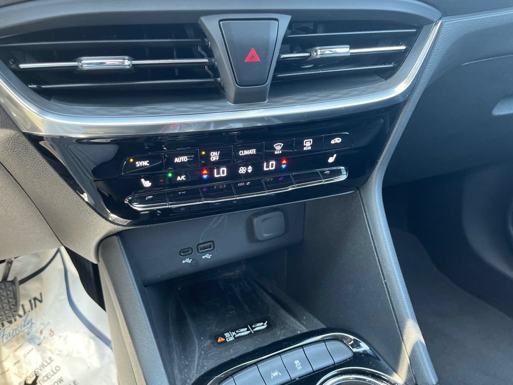 Used 2024 Buick Encore GX Avenir w/ Avenir Technology Package FWD image 19