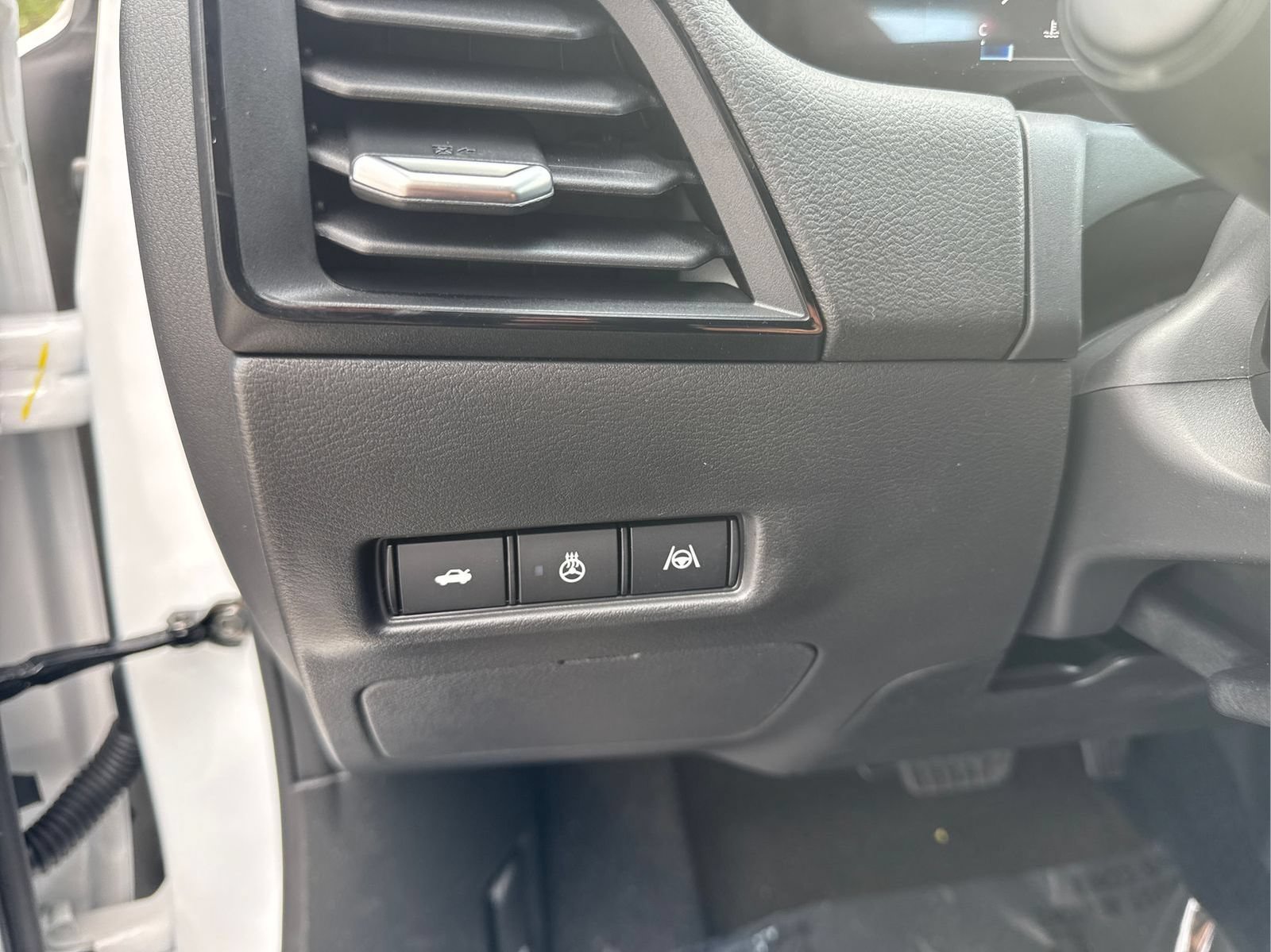 New 2026 Nissan Sentra SR w/ SR Premium Package FWD image 19