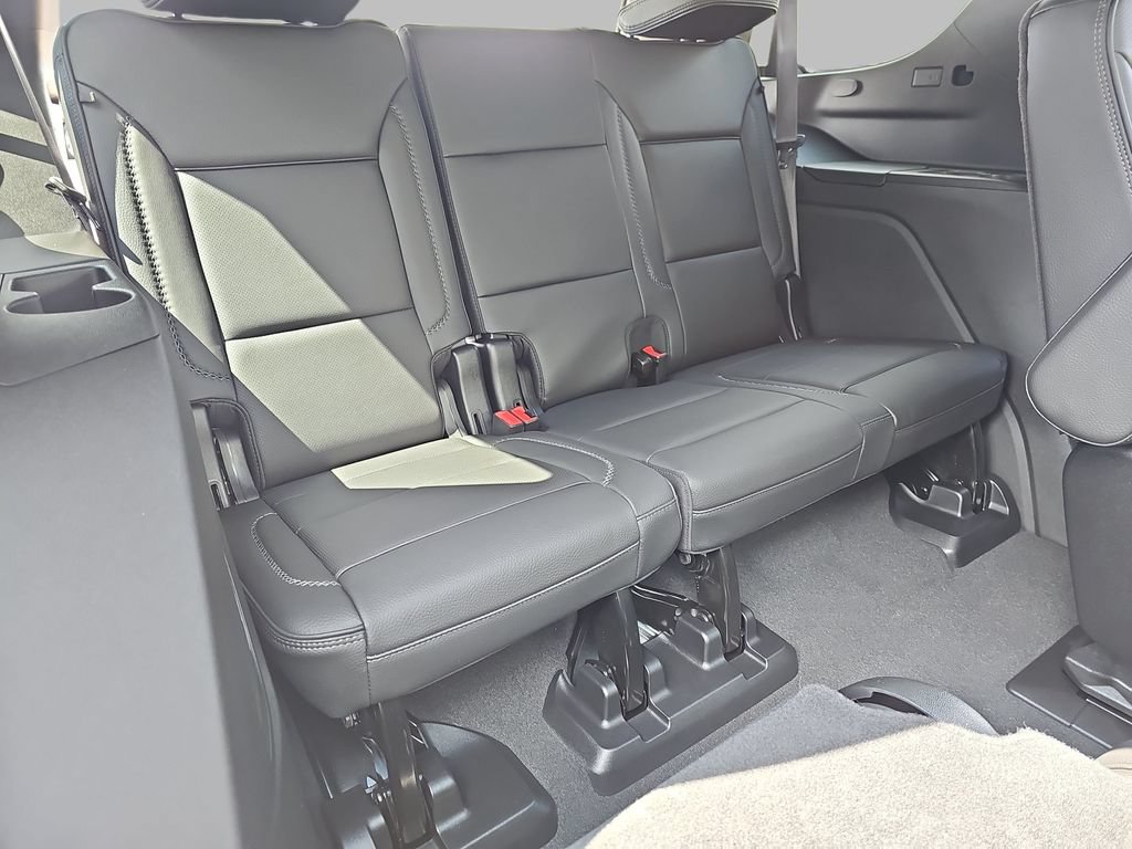 Used 2024 GMC Yukon Denali w/ Advanced Technology Package AWD/4WD image 15