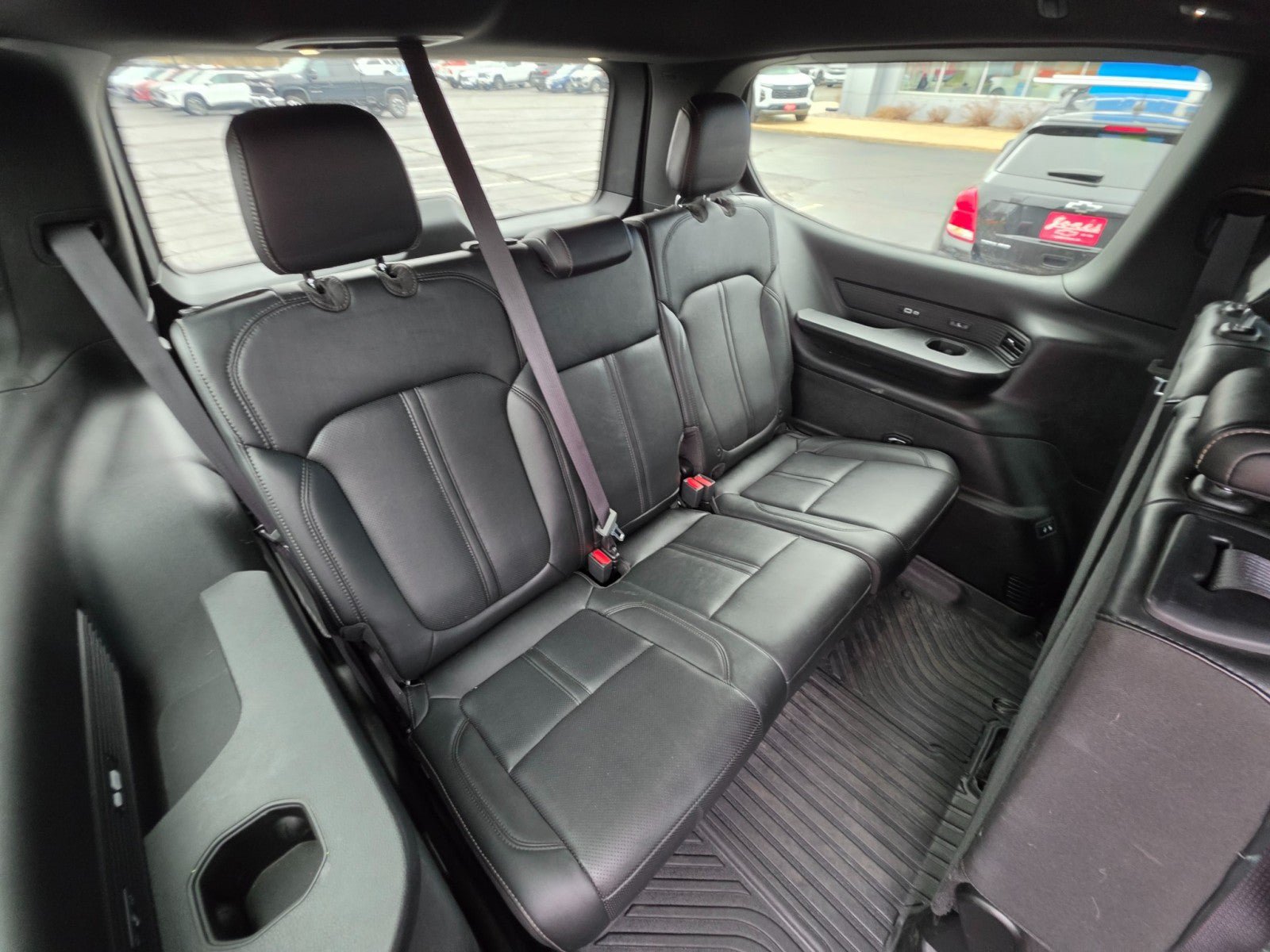 Used 2023 Jeep Wagoneer Series III w/ Convenience Group I AWD/4WD image 19
