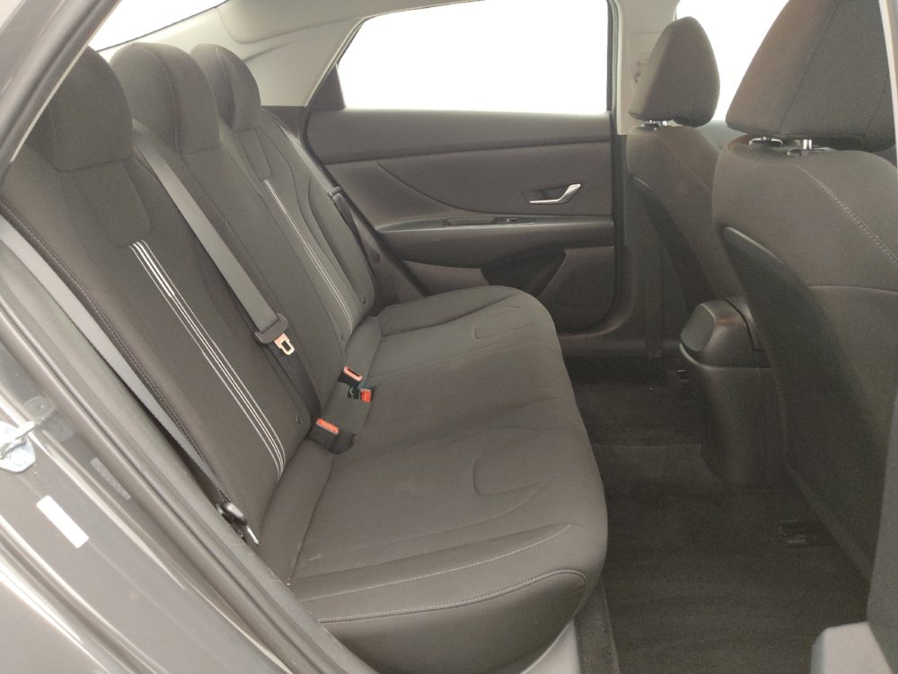 Used 2023 Hyundai Elantra SEL image 19