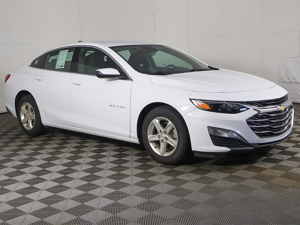 Used 2024 Chevrolet Malibu LS w/ Driver Confidence Package FWD image 3