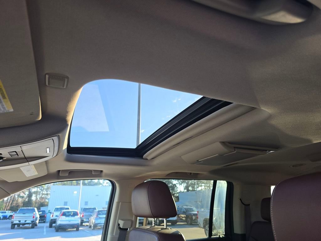 Used 2015 Chevrolet Suburban LTZ image 21