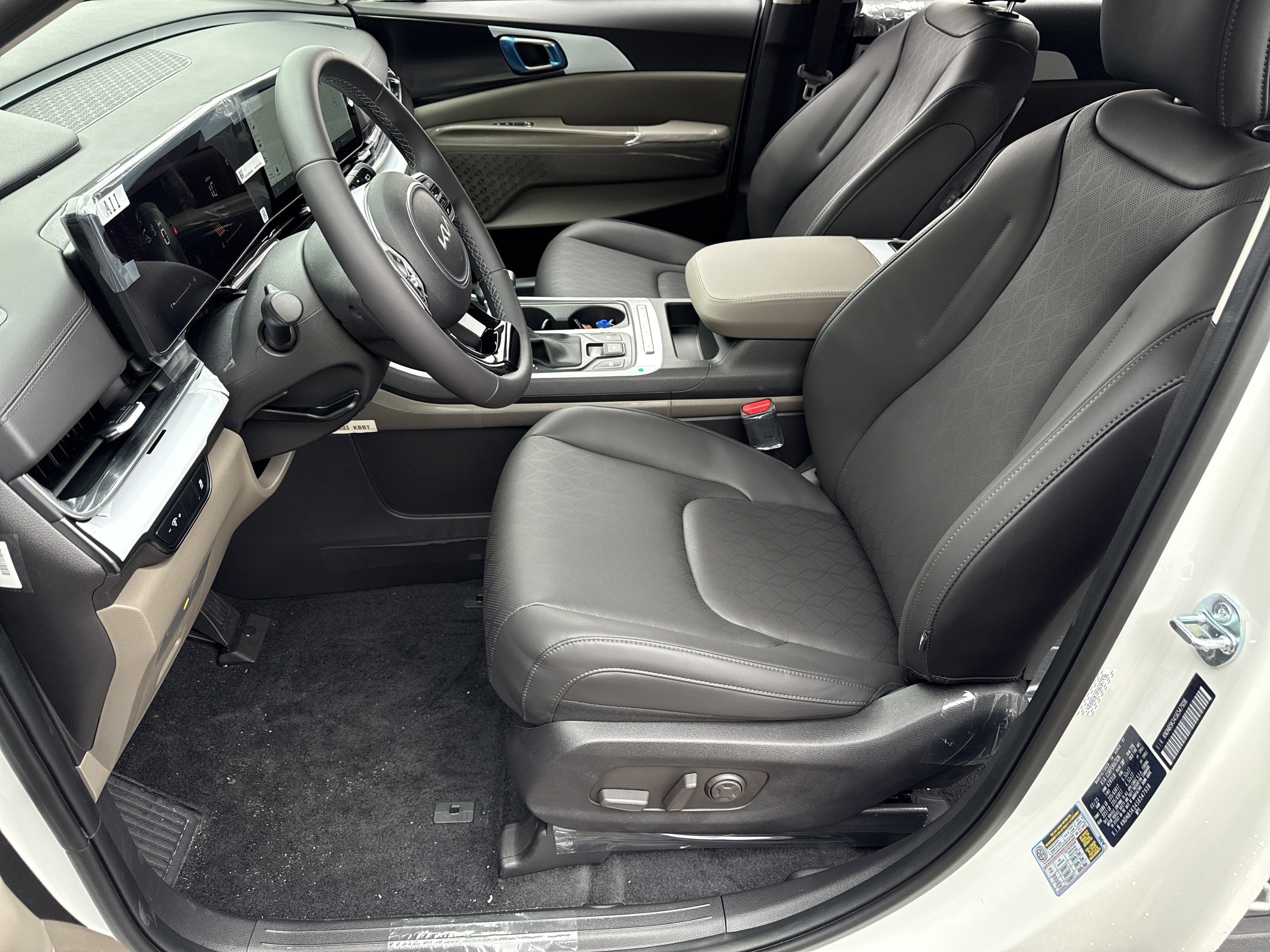 New 2025 Kia Carnival image 14