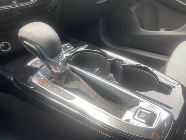 Used 2025 Chevrolet Trax LT w/ LT Convenience Package FWD image 28