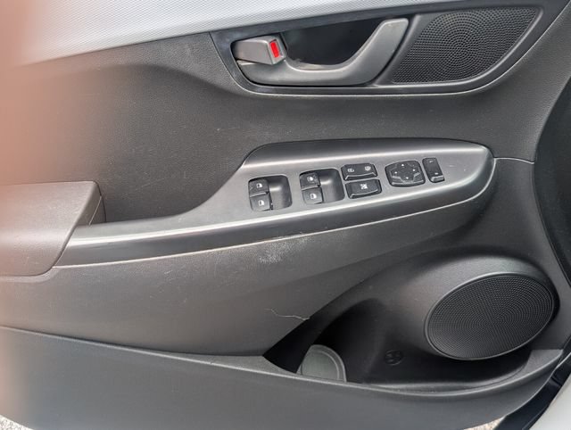 Used 2019 Hyundai Kona SE FWD image 32