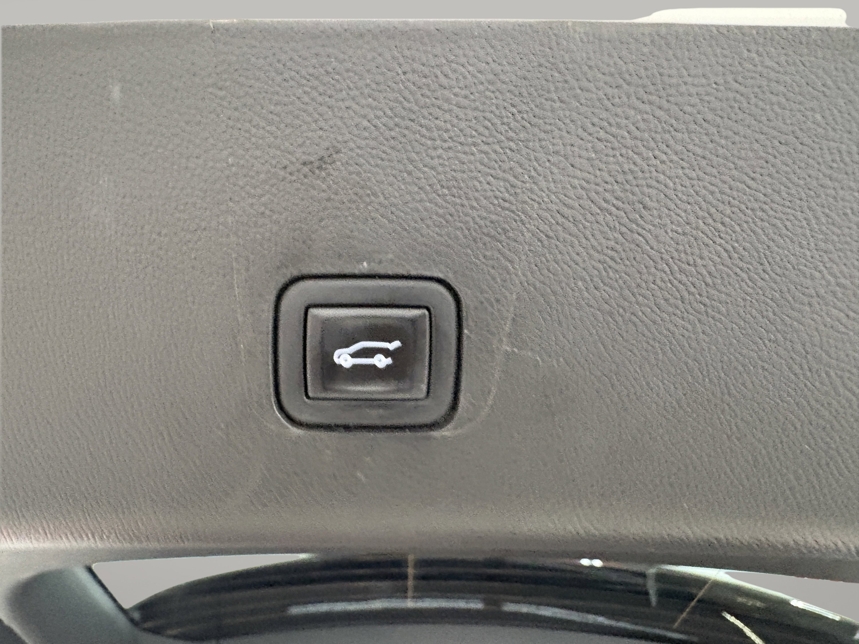 Used 2020 Chevrolet Traverse Premier image 9