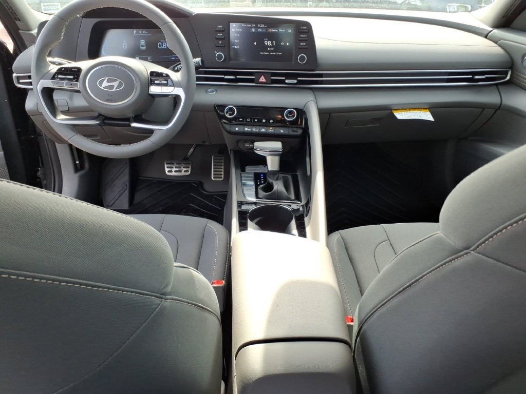Used 2026 Hyundai Elantra SEL Sport Premium FWD image 12