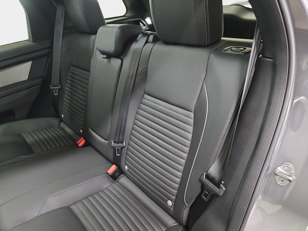 Used 2024 Land Rover Discovery Sport Dynamic SE image 14