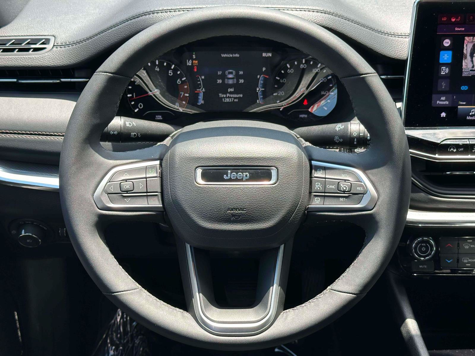 Used 2024 Jeep Compass Limited AWD/4WD image 12