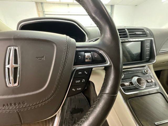 Used 2017 Lincoln Continental Select AWD/4WD image 16