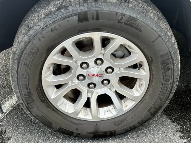 Used 2017 GMC Yukon XL SLT w/ Open Road Package AWD/4WD image 32