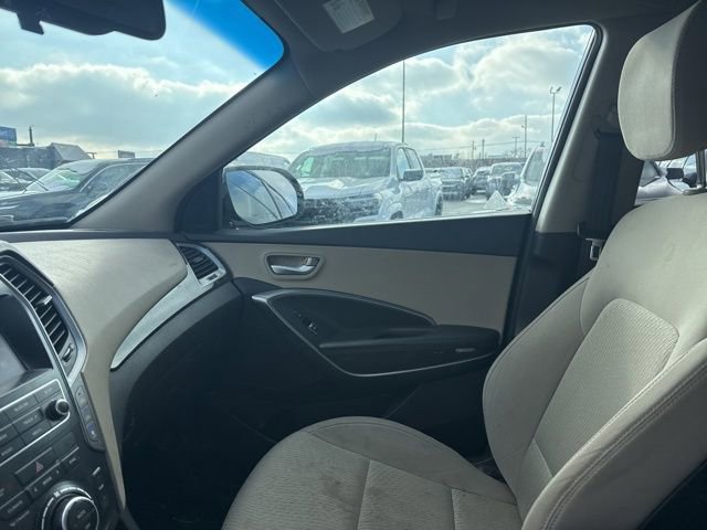 Used 2018 Hyundai Santa Fe SE w/ Cargo Package image 18