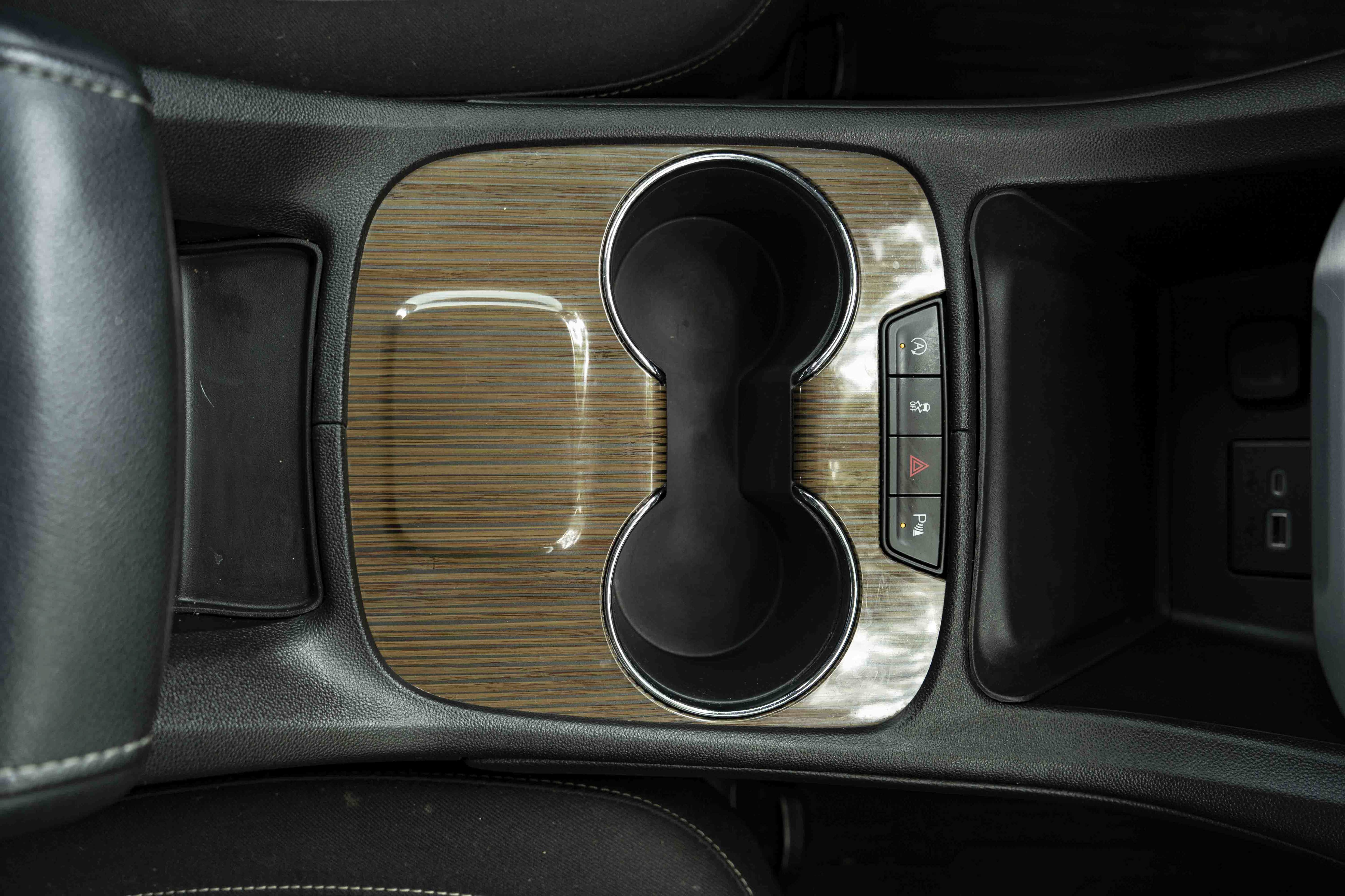 Used 2021 GMC Acadia SLE FWD image 27