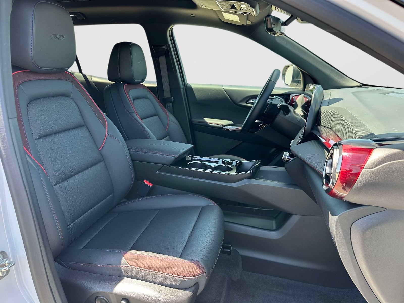 Used 2025 Chevrolet Equinox RS w/ Safety and Technology Package AWD/4WD image 10