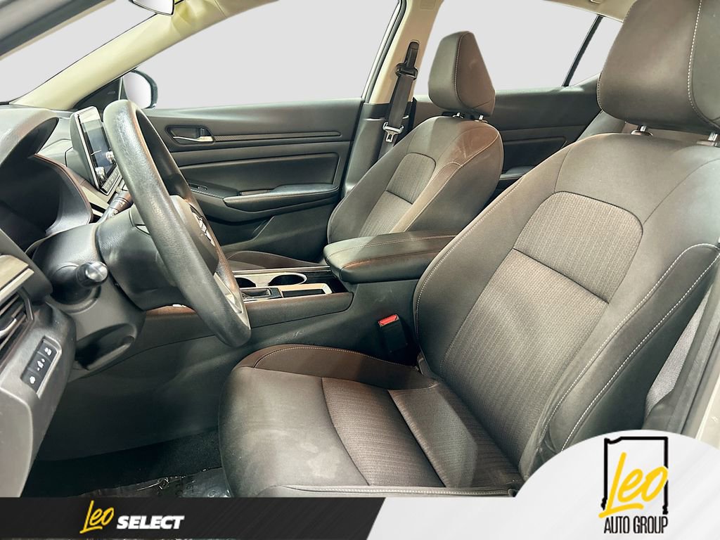 Used 2024 Nissan Altima 2.5 SV image 19