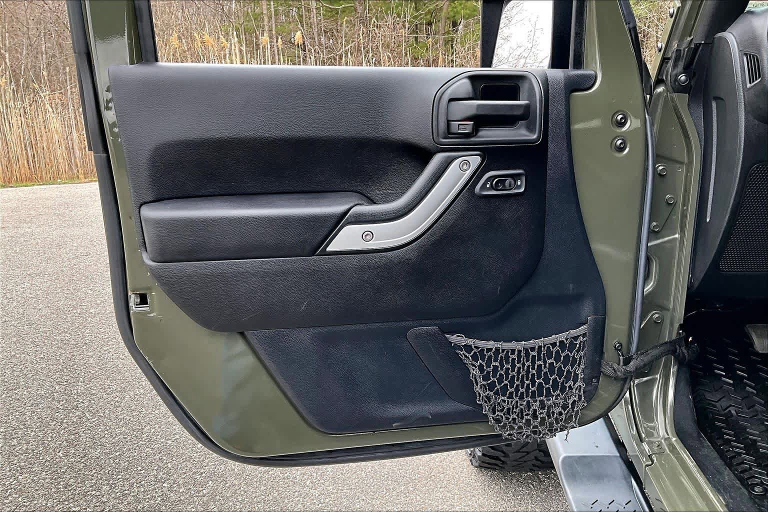 Used 2015 Jeep Wrangler Unlimited Sahara w/ Dual Top Group image 22