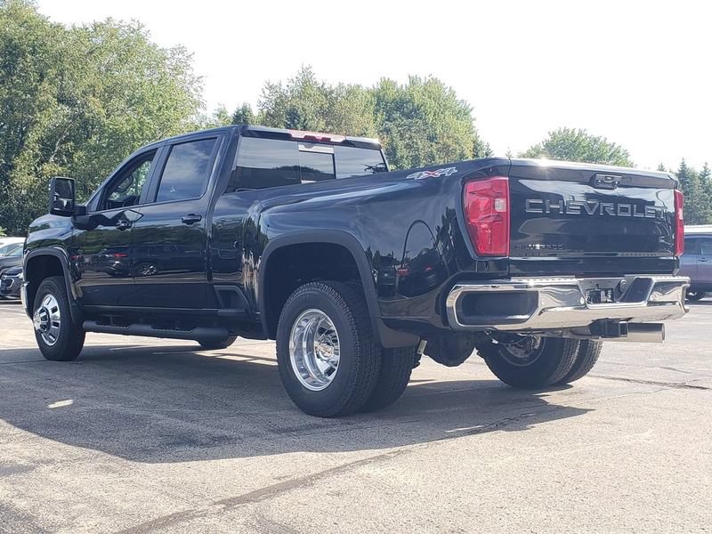 New 2026 Chevrolet Silverado 3500 LT w/ All Star Edition AWD/4WD image 4