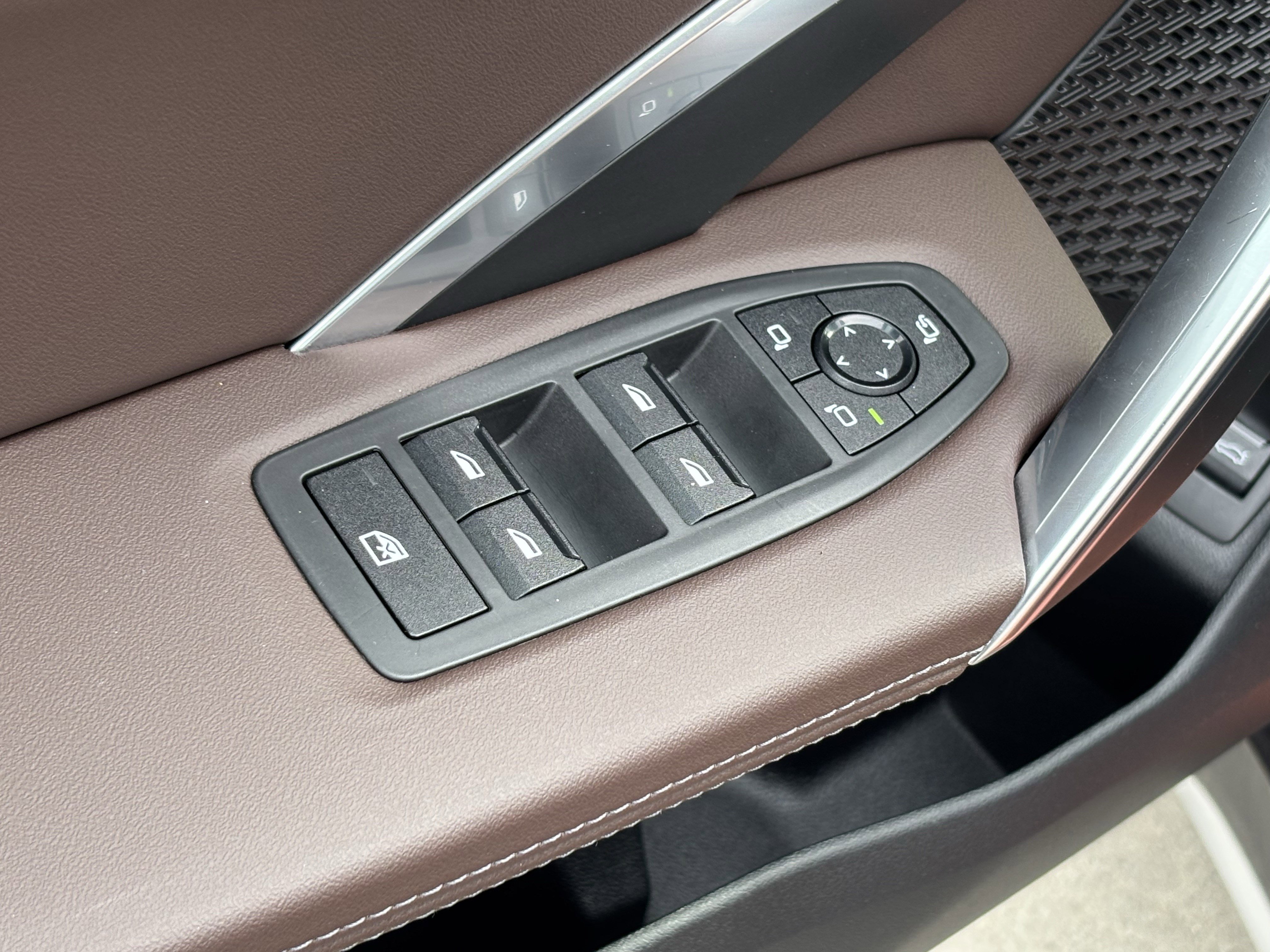 Certified 2025 BMW X1 xDrive28i image 15