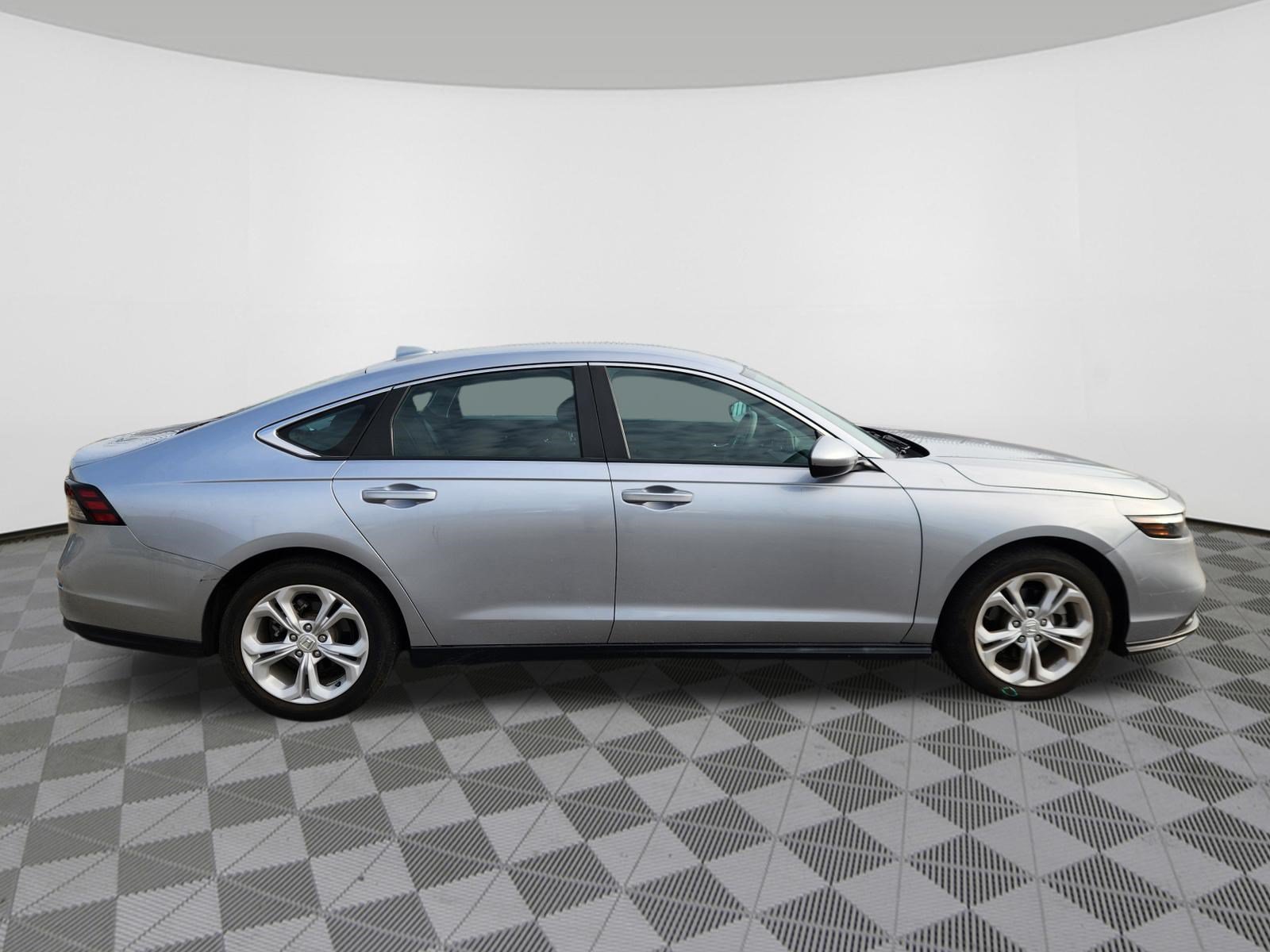 Certified 2023 Honda Accord LX image 6