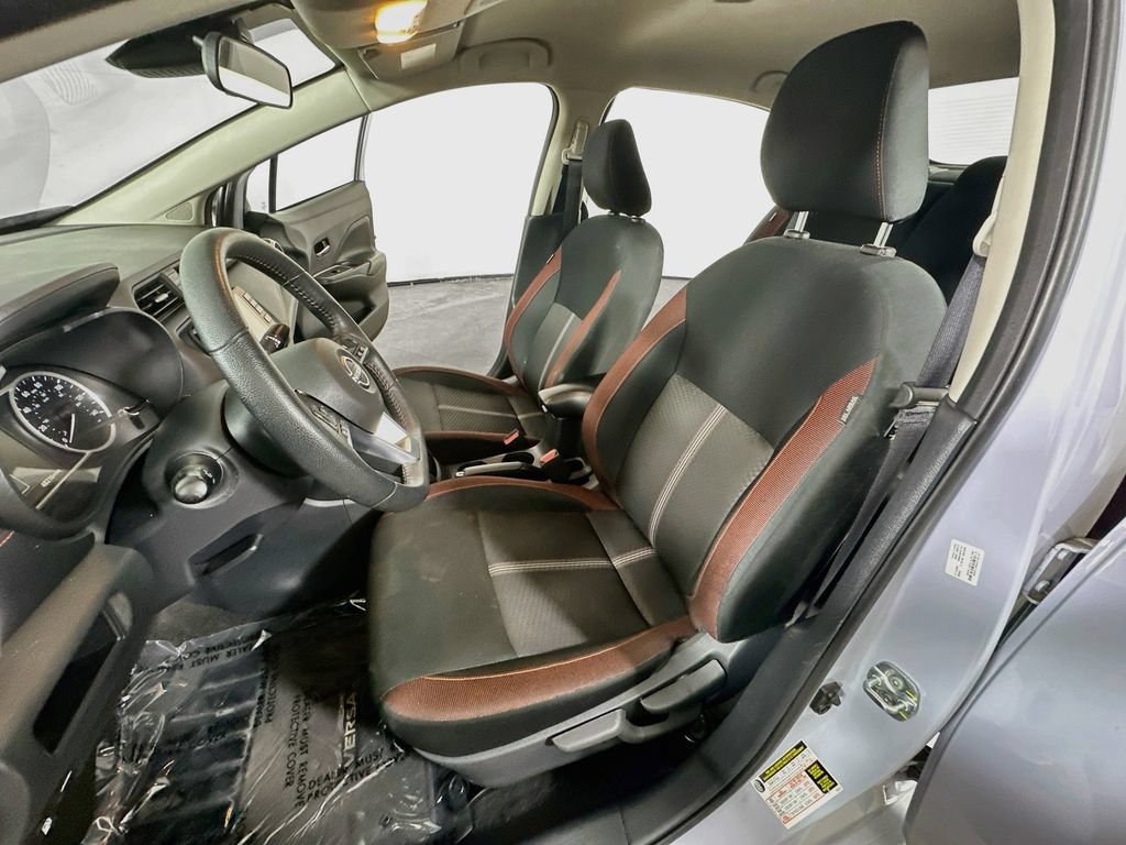 Used 2025 Nissan Versa SR FWD image 15