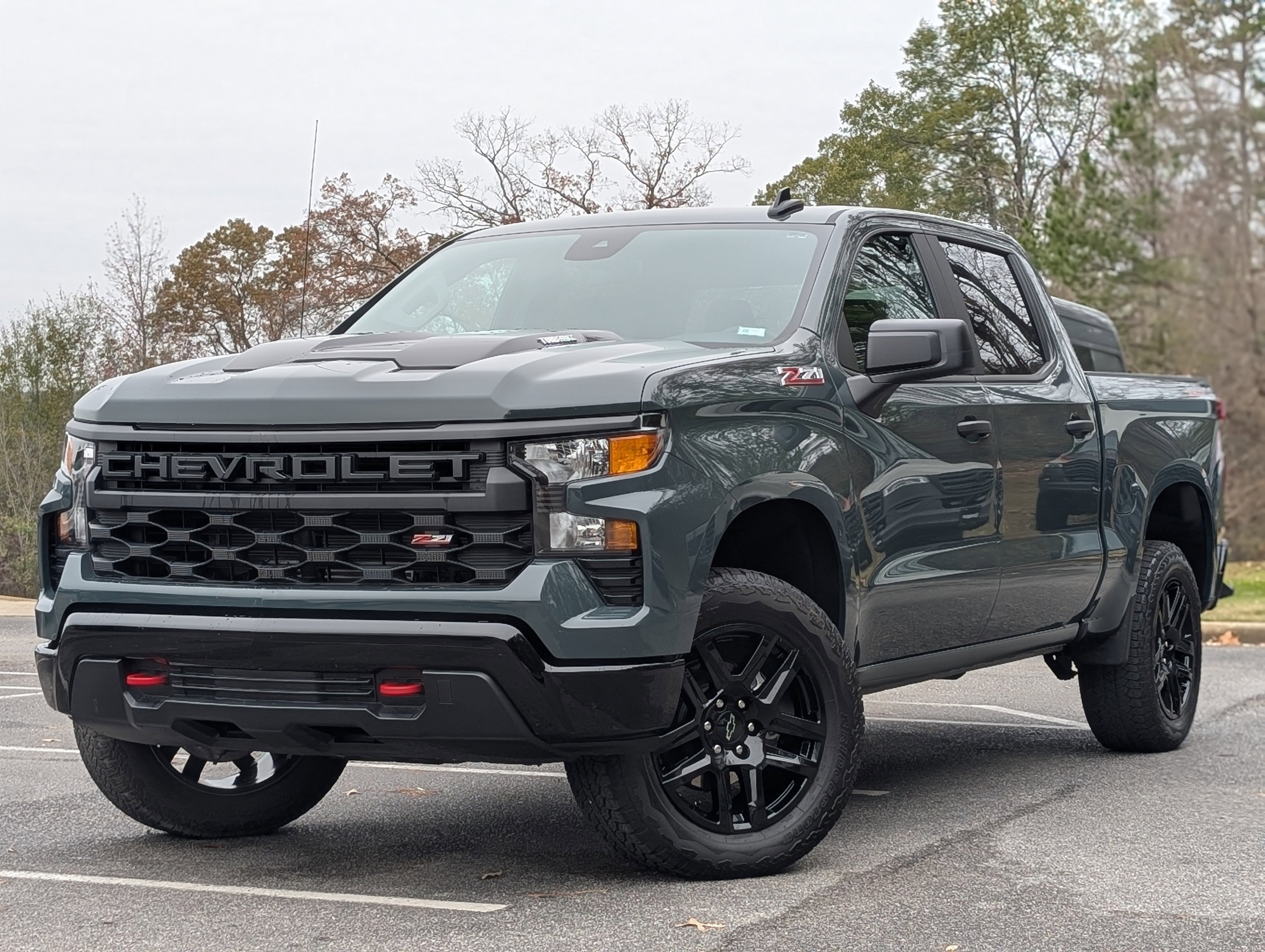 Used 2025 Chevrolet Silverado 1500 Custom Trail Boss AWD/4WD image 4