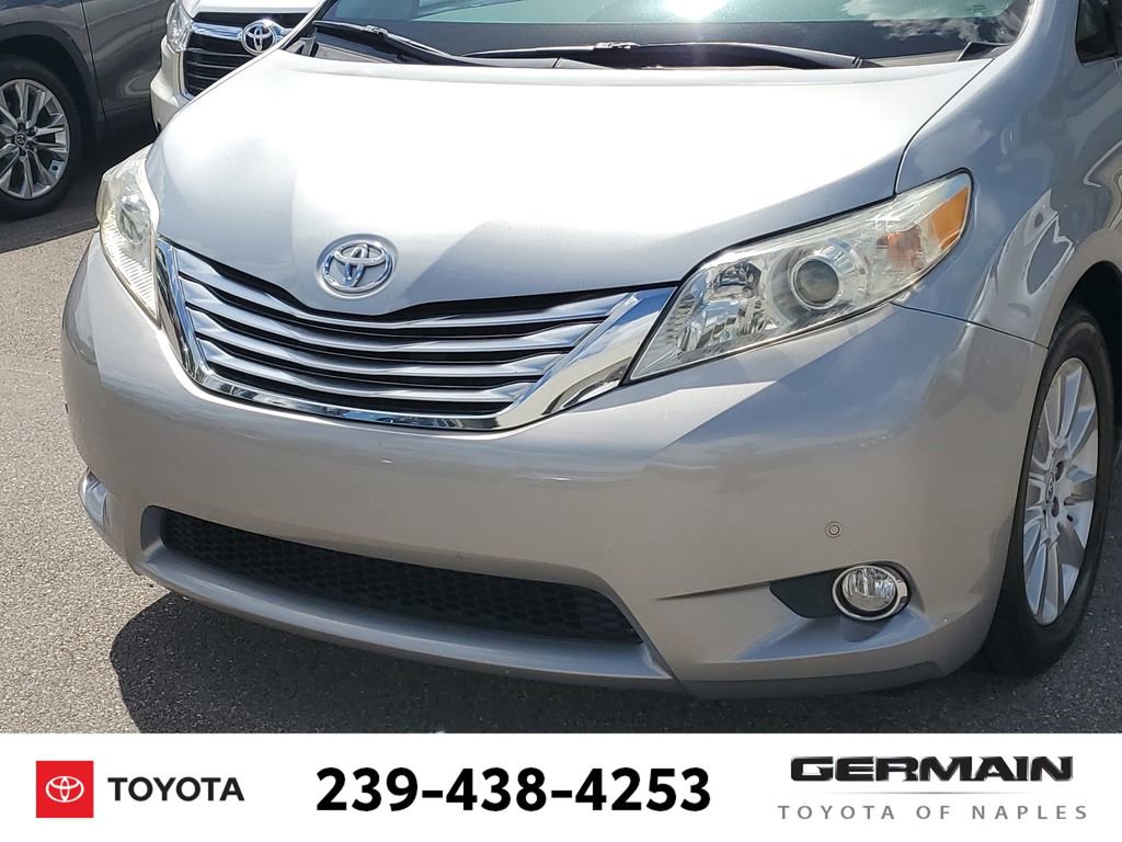 Used 2012 Toyota Sienna Limited w/ Premium Pkg image 14