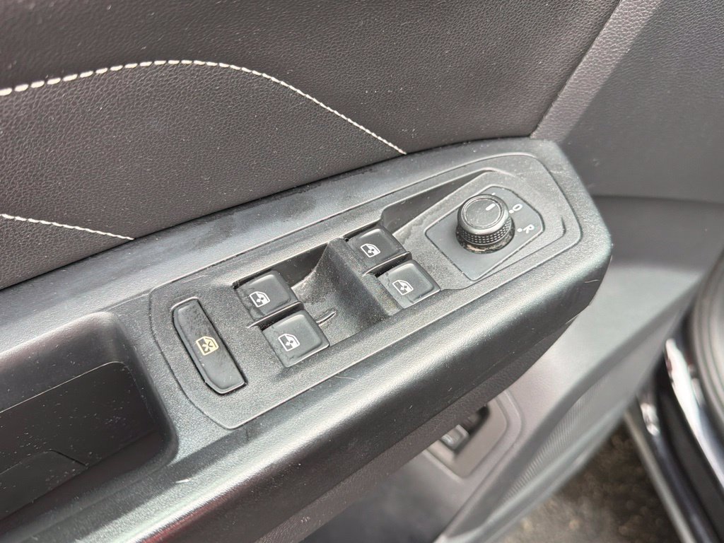 Used 2020 Volkswagen Atlas Cross Sport SEL AWD/4WD image 11