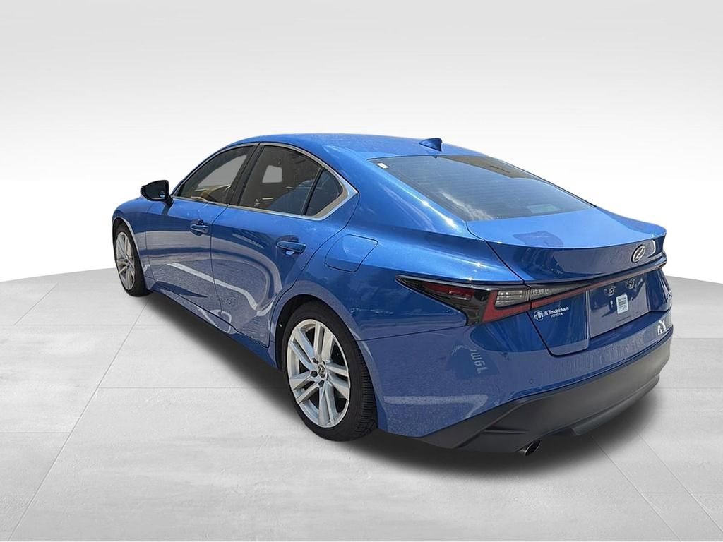 Used 2023 Lexus IS 300 w/ Comfort Package RWD image 6