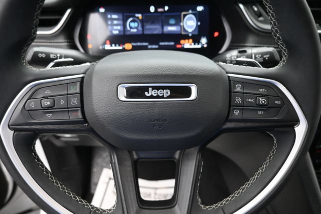 Used 2023 Jeep Grand Cherokee L Laredo AWD/4WD image 15