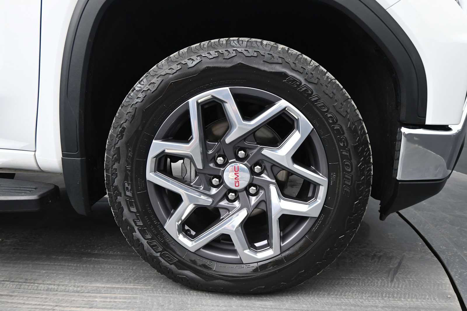 Used 2023 GMC Sierra 1500 SLT w/ SLT Premium Package AWD/4WD image 10