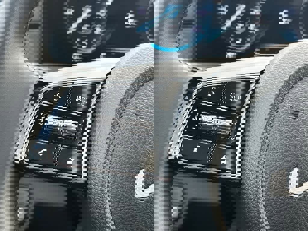 Used 2025 Kia Seltos EX w/ EX Sunroof Package image 19