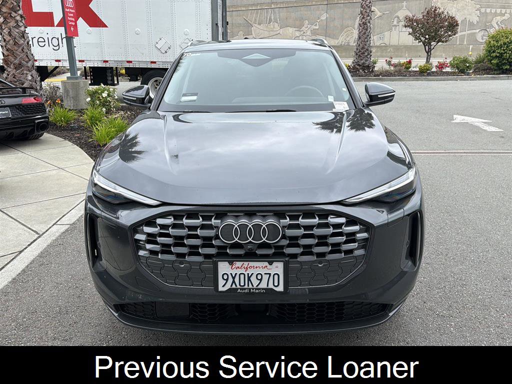Used 2025 Audi Q5 Premium Plus w/ Premium Plus AWD/4WD image 2