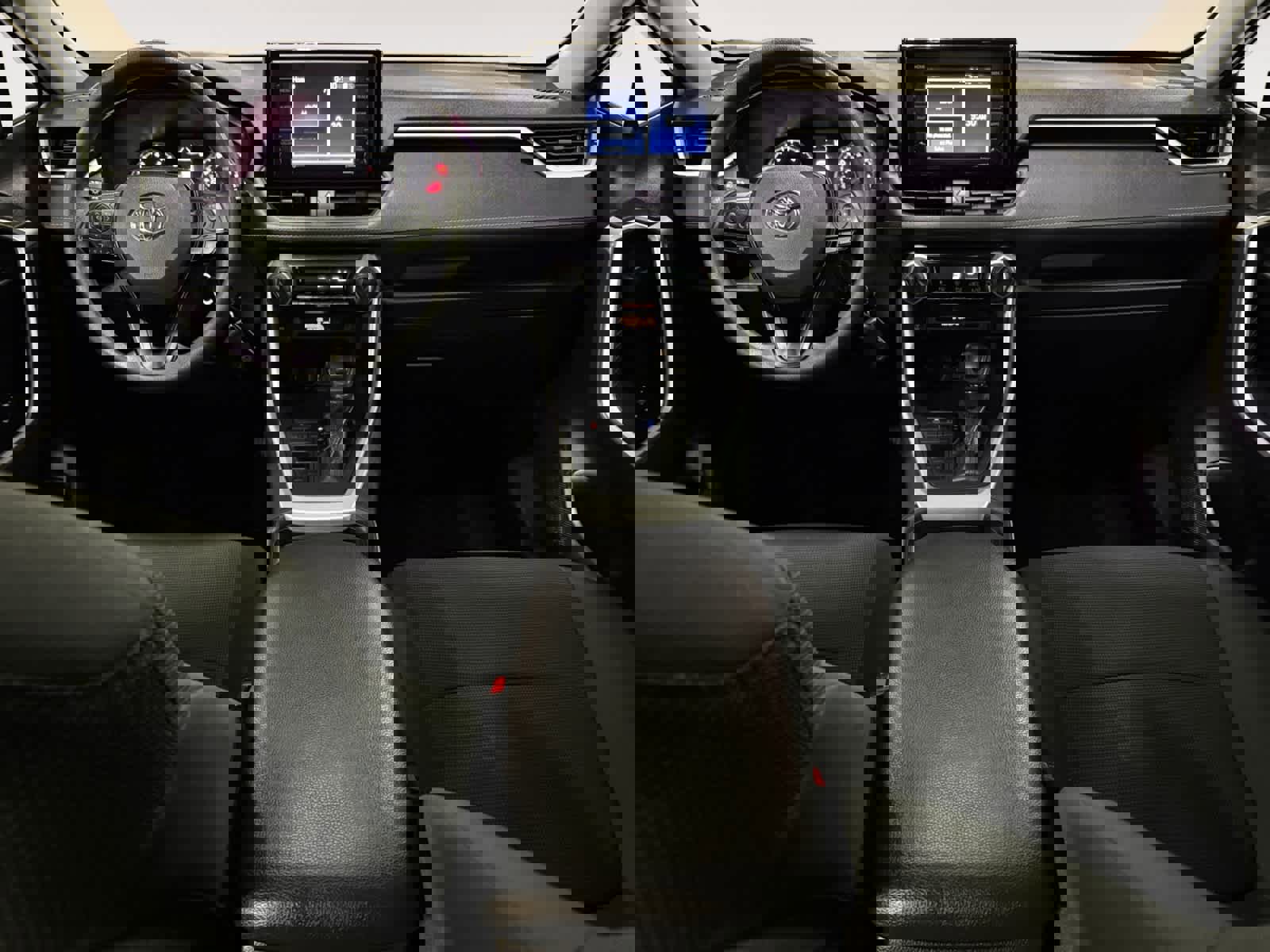 Used 2021 Toyota RAV4 LE image 14