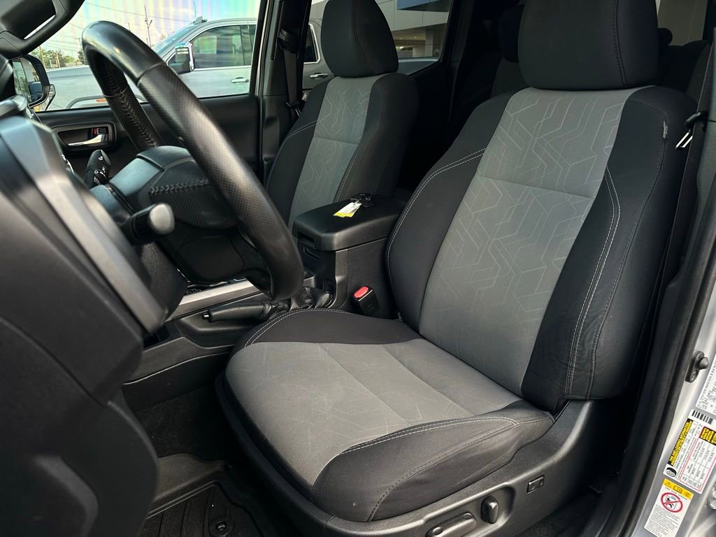 Used 2020 Toyota Tacoma TRD Off-Road w/ Technology Package image 13