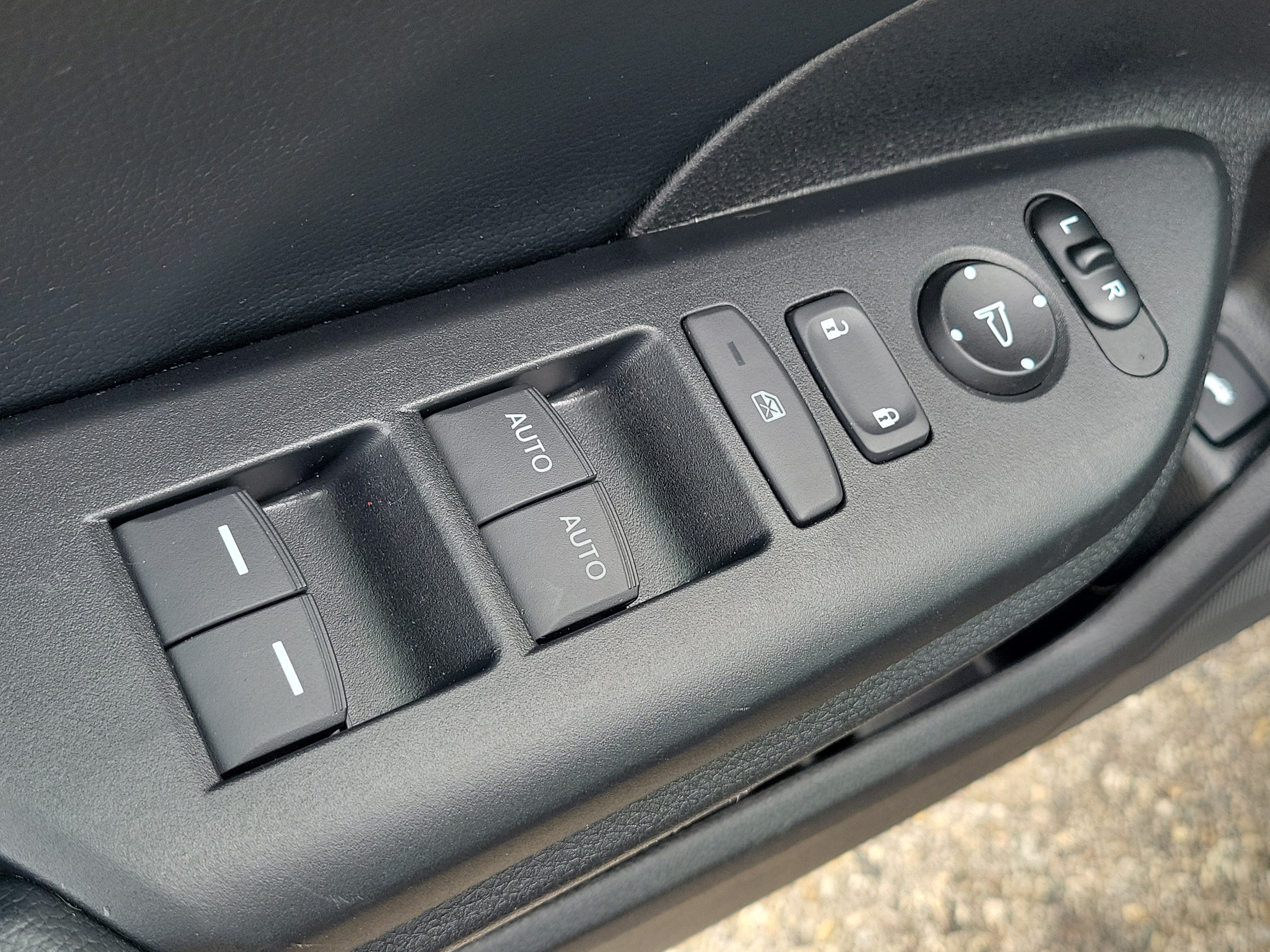 Used 2017 Honda Civic EX-L image 19
