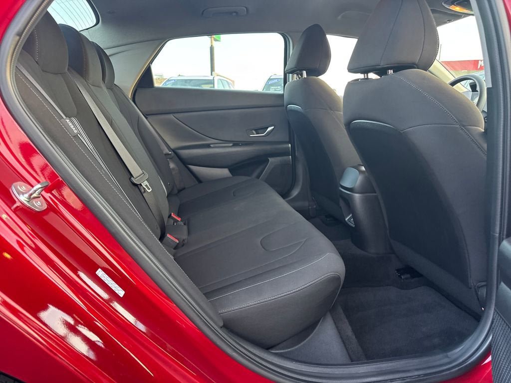 Used 2024 Hyundai Elantra SEL FWD image 12