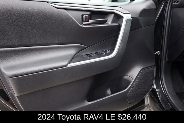 Used 2024 Toyota RAV4 LE image 32